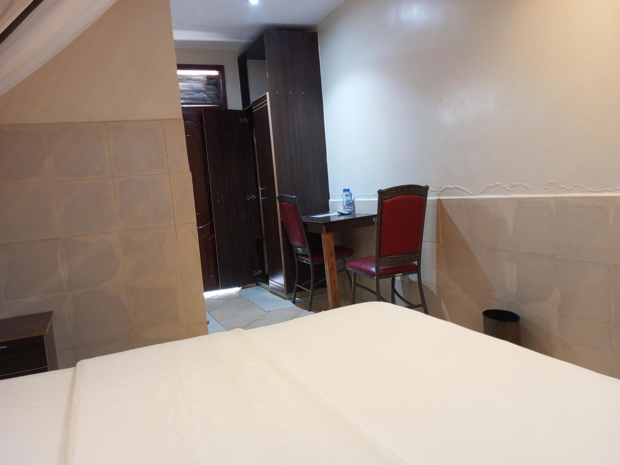 Fourth Parklands Hotel Найроби Екстериор снимка