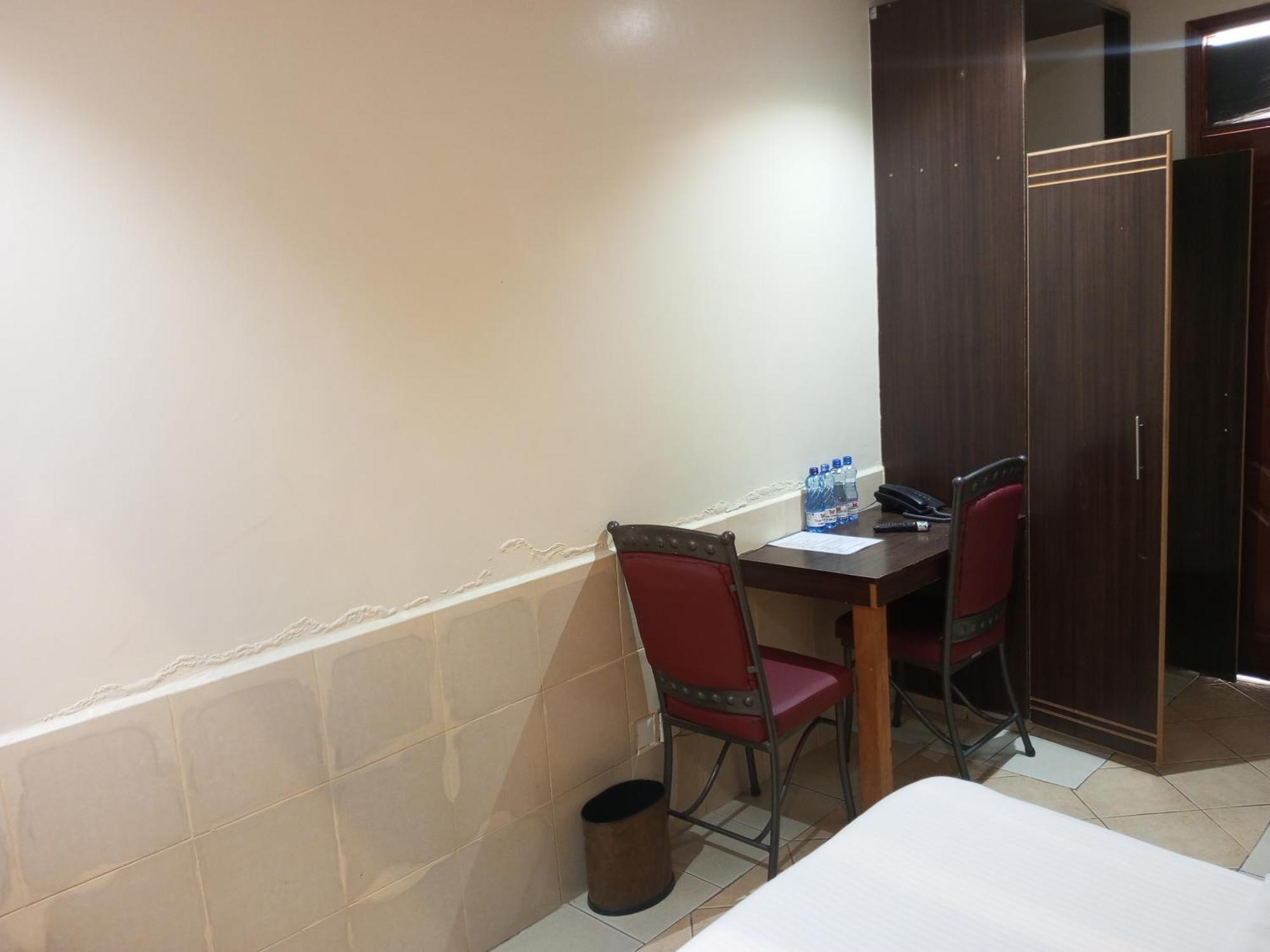 Fourth Parklands Hotel Найроби Екстериор снимка